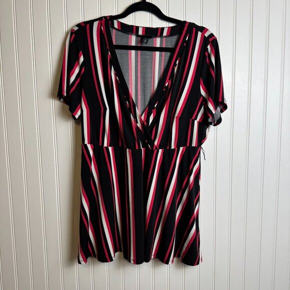 Torrid Black Stripe Wrap Style Short Sleeve Top Missing Belt N17 - Picture 6 of 8